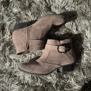 Brown Unisa Boots